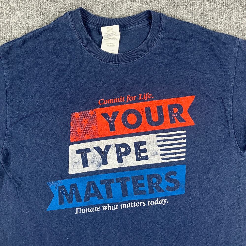 Gildan Graphic T-Shirt Mens M Navy Blue Your Type Matters Blood‎ Donation